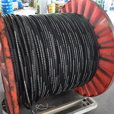 Comment installer un tuyau en caoutchouc coloré ?